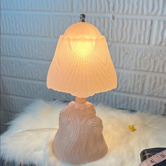 Vintage Pink Glass Lady Table Lamp - Picture 4 of 4